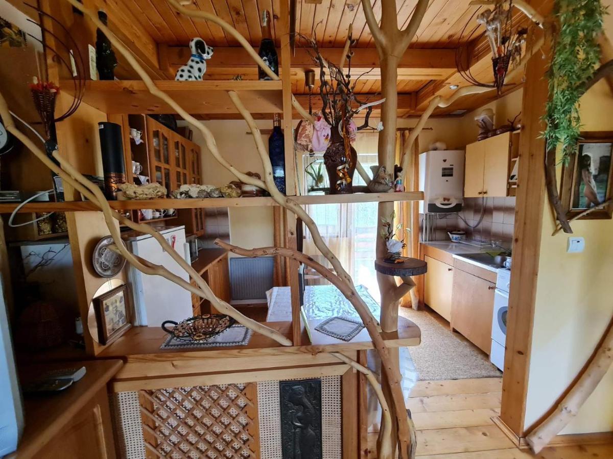 під горою Lodge *